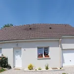 Дом отдыха Tres Jolie Maison Avec 2 Et Jardin Proche De Verdun