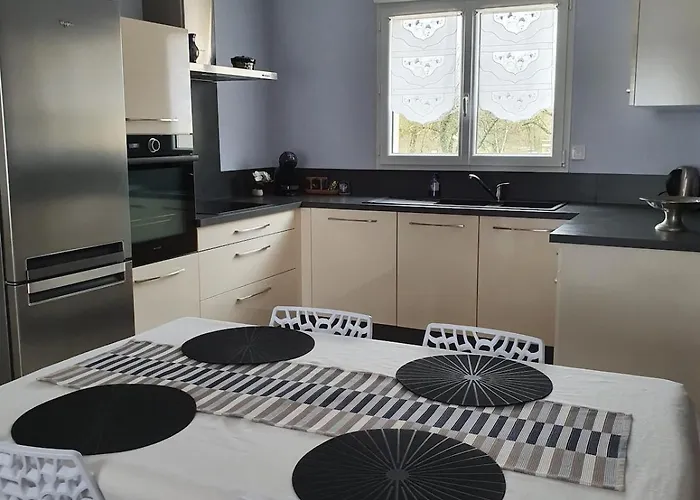 Tres Jolie Maison Avec 2 Chambres Et Jardin Proche De Verdun 度假居 *